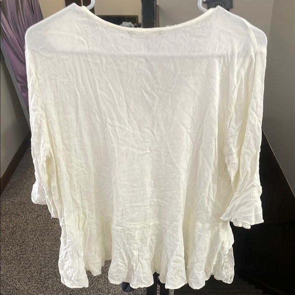 Bluheaven Elegant Boho Cream Lace Hem Ruffled Sleeve Blouse - Picture 9 of 9